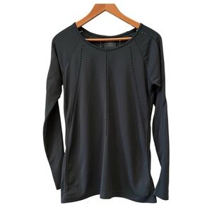 Athleta Foothill Longsleeve in dark emerald green, size Medium